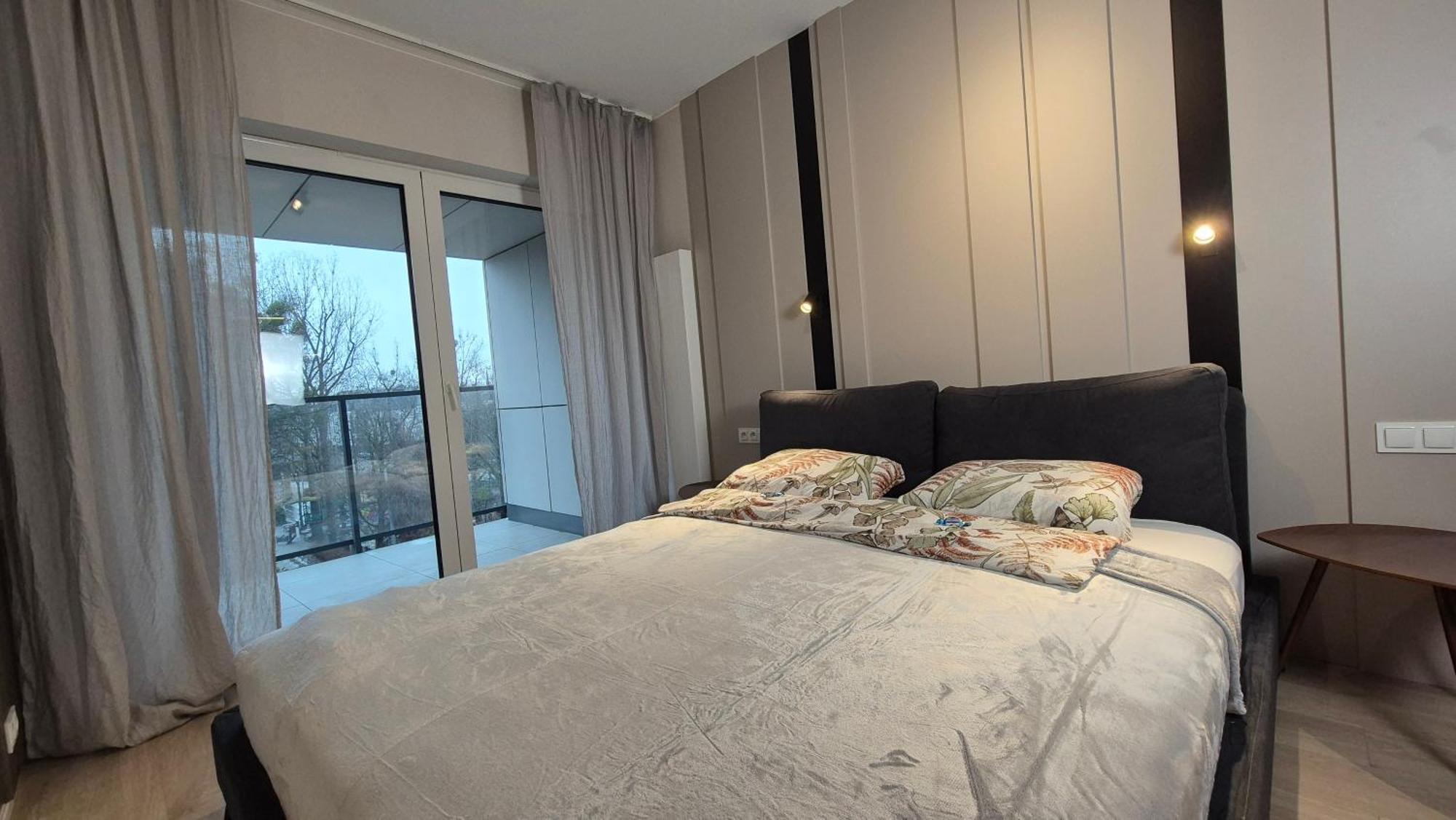 Luxurious Vanilla Apartment, Self Check-in 24h, Parking, Air-conditioning Познань