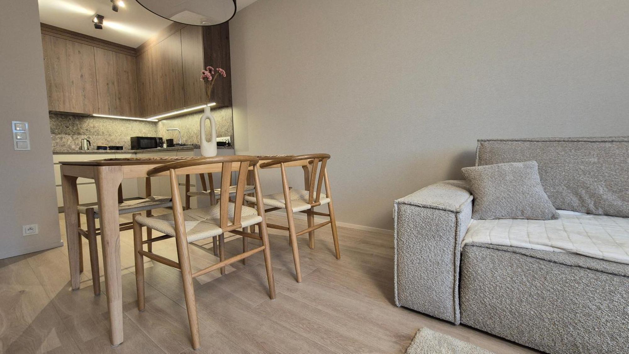 Luxurious Vanilla Apartment, Self Check-in 24h, Parking, Air-conditioning Апартаменти