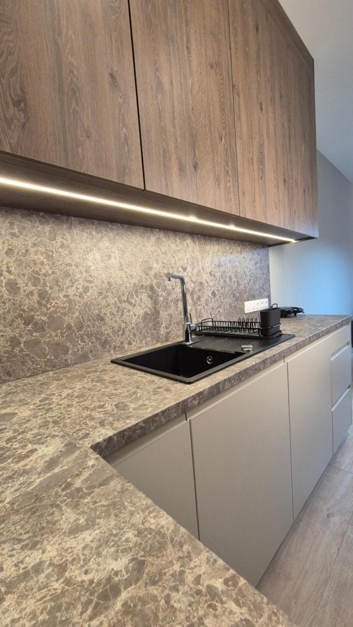 Апартаменти Luxurious Vanilla Apartment, Self Check-in 24h, Parking, Air-conditioning Познань